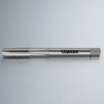 Mũi taro HT P2 M4x0.7 1.5P Yamawa TNMQ4.0I1 chính hãng YAMAWA Nhật Bản, thiết kế taro ren chính xác cao với cấp dung sai P2, bước ren 0.7mm và chiều dài cắt 1.5P, phù hợp gia công thép carbon, thép hợp kim, inox và vật liệu màu, giúp tạo ren đồng đều, nâng cao năng suất và kéo dài tuổi thọ dụng cụ trong gia công cơ khí chính xác.