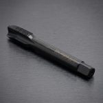 Mũi taro thẳng NACHI M8 X 1.0MM L6868 STPO8M1.0R là dụng cụ tạo ren trong chất lượng cao từ Nhật Bản, chuyên dùng gia công ren M8x1.0 trên thép, thép hợp kim và các vật liệu kim loại. Thiết kế rãnh thẳng giúp gia công ổn định, tạo ren chính xác, độ bền cao và phù hợp cho các ứng dụng cơ khí chế tạo, bảo trì và sản xuất công nghiệp.