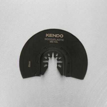 Lưỡi cắt rung (Bi-metal) hình bán nguyệt Ø88mm Kendo 50130212 chuyên dùng cho máy cắt rung đa năng, hỗ trợ cắt gỗ, nhựa PVC, kim loại mỏng và vật liệu tổng hợp với độ chính xác cao. Thiết kế dạng bán nguyệt Ø88mm giúp tăng diện tích tiếp xúc, cắt nhanh, giảm rung lắc và nâng cao hiệu suất làm việc. Sản phẩm chính hãng Kendo, phù hợp cho thợ cơ khí, thợ mộc, thi công nội thất và sửa chữa chuyên nghiệp.