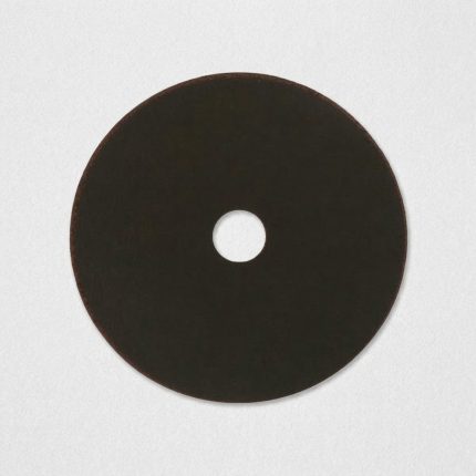 Hình ảnh Đá cắt kim loại 105×1×16mm Kendo 63010143 chính hãng, chuyên dùng để cắt inox, thép không gỉ và kim loại mỏng. Thiết kế siêu mỏng 1mm cho đường cắt sắc gọn, ít ba via, tiết kiệm vật liệu và nâng cao hiệu suất trong cơ khí, xây dựng và gia công kim loại. Sản phẩm được phân phối bởi Công Nghiệp An Toàn.