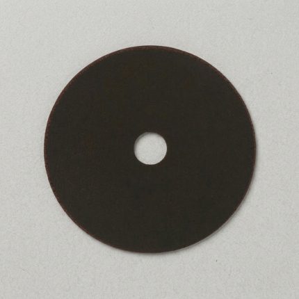 Hình ảnh Đá cắt kim loại 125×1×22.23mm Kendo 63012143 chính hãng với thiết kế siêu mỏng 1mm, chuyên dùng để cắt sắt, thép, inox và các loại kim loại mỏng. Sản phẩm cho tốc độ cắt nhanh, đường cắt sắc gọn, giảm ba via và hạn chế hao hụt vật liệu, phù hợp cho công việc cơ khí, xây dựng, gia công kim loại và bảo trì công nghiệp.