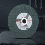 Đá cắt xanh Hải Dương 180x2x22mm (Hộp 50 viên) chính hãng, chuyên dùng cắt sắt thép và kim loại. Sản phẩm có độ bền cao, đường cắt sắc bén, hiệu suất ổn định, phù hợp cho xưởng cơ khí, công trình xây dựng và gia công kim loại chuyên nghiệp.