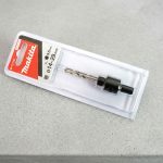 14-29mm Đầu chuyển và mũi khoan định vị chuôi lục giác Makita D-17170 chính hãng, thiết kế chuyên dụng giúp lắp đặt cưa lỗ đường kính 14–29mm nhanh chóng và chính xác. Sản phẩm tích hợp đầu chuyển cùng mũi khoan định vị chuôi lục giác 9.5mm, đảm bảo độ bám chắc, giảm rung lắc và nâng cao hiệu suất khoan trên gỗ, nhựa, thạch cao và nhiều vật liệu khác