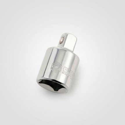 Đầu chuyển 3/8" Sata 12913 chính hãng bằng thép hợp kim Cr-V cao cấp, bề mặt mạ crom sáng bóng chống gỉ sét, giúp chuyển đổi đầu khẩu 3/8 inch nhanh chóng, tăng khả năng tương thích giữa tay vặn, cần siết và các loại đầu tuýp trong công việc sửa chữa cơ khí, ô tô và bảo trì thiết bị.