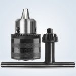 Đầu khoan 13mm Ingco KC1301 là đầu cặp mũi khoan có khóa chính hãng, được chế tạo từ thép hợp kim chất lượng cao, cho khả năng kẹp mũi khoan chắc chắn, độ đồng tâm cao và truyền lực ổn định. Sản phẩm hỗ trợ kẹp mũi khoan từ 1.5–13mm, phù hợp với máy khoan cầm tay, máy khoan bàn và nhiều ứng dụng gia công cơ khí, sửa chữa, lắp đặt chuyên nghiệp.