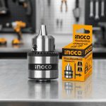 Đầu khoan không răng 10mm Ingco KC1002W là đầu cặp mũi khoan có khóa chính hãng, thiết kế không vành răng giúp giảm kích thước tổng thể nhưng vẫn đảm bảo khả năng kẹp mũi khoan chắc chắn và truyền lực hiệu quả. Được chế tạo từ thép hợp kim chất lượng cao, sản phẩm có độ đồng tâm cao, chịu lực tốt và phù hợp cho máy khoan cầm tay, máy khoan bàn cùng nhiều ứng dụng cơ khí, sửa chữa và lắp đặt chuyên nghiệp.